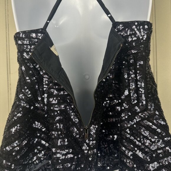 Forever 21 Sequin Peplum Black Top Size Medium Zipper Back And Adjustable Straps - Picture 9 of 11